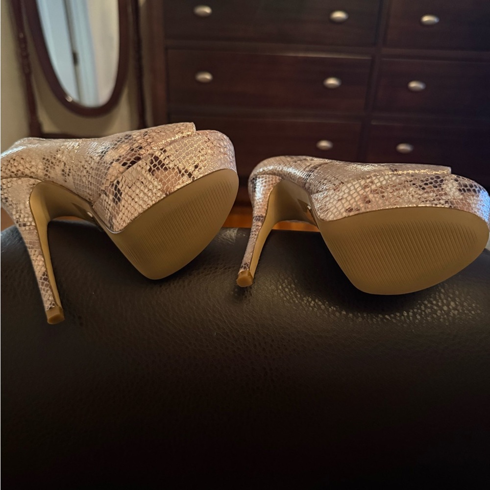 Bebe shoes brand new size 5